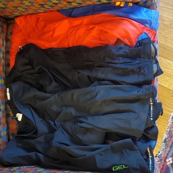 HUGE BUNDLE of cycling shorts and tops with bonus gloves! - Picture 8 of 8